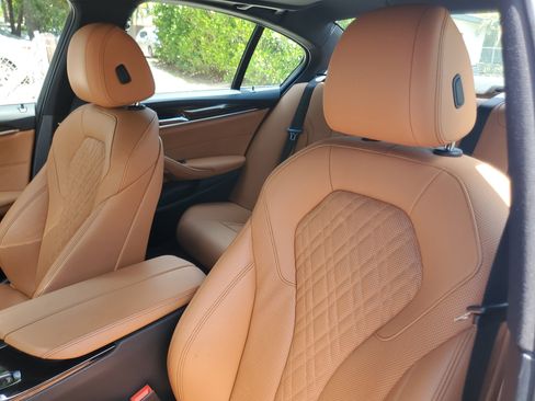 Used 2022 BMW 530i xDrive w/ Convenience Package image 18