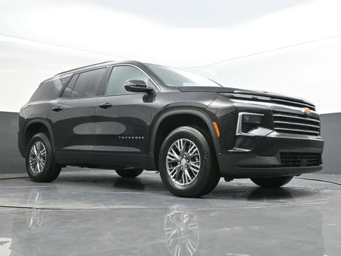 New 2026 Chevrolet Traverse LT w/ Driver Confidence Package AWD/4WD image 35