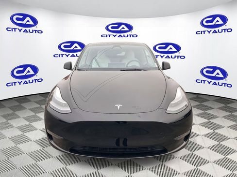 Used 2023 Tesla Model Y Long Range image 9