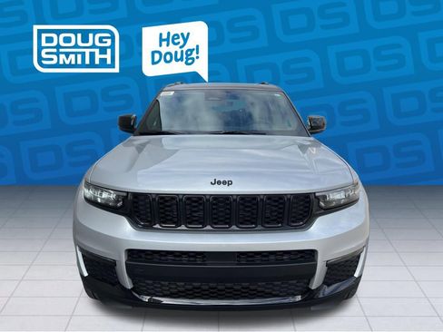 New 2025 Jeep Grand Cherokee L Limited w/ Trailer Tow Package AWD/4WD image 8