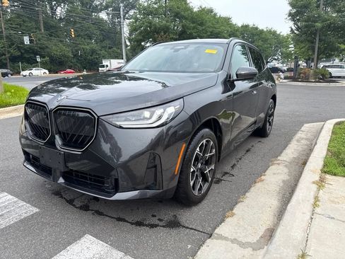 Used 2025 BMW X3 xDrive30i AWD/4WD image 2