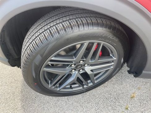 New 2026 Ford Explorer ST-Line w/ ST-Line Street Pack image 16