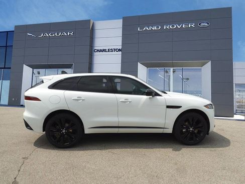 Certified 2025 Jaguar F-PACE R-Dynamic S image 6