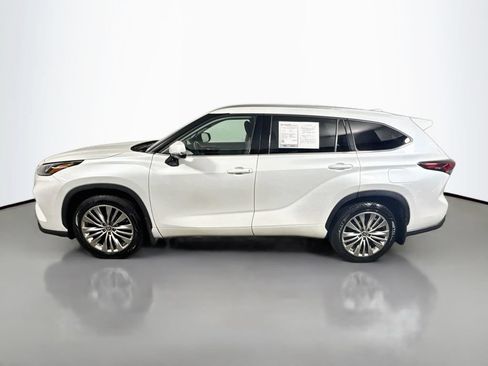 Used 2022 Toyota Highlander Platinum AWD/4WD image 4