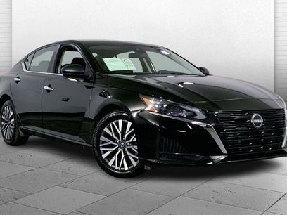 Used 2024 Nissan Altima 2.5 SV