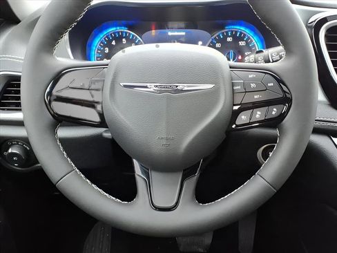 New 2026 Chrysler Pacifica Limited w/ S Appearance Package image 15