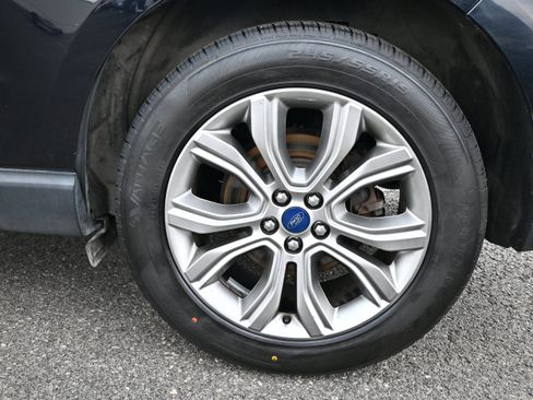Used 2019 Ford Edge Titanium w/ Cold Weather Package AWD/4WD image 10