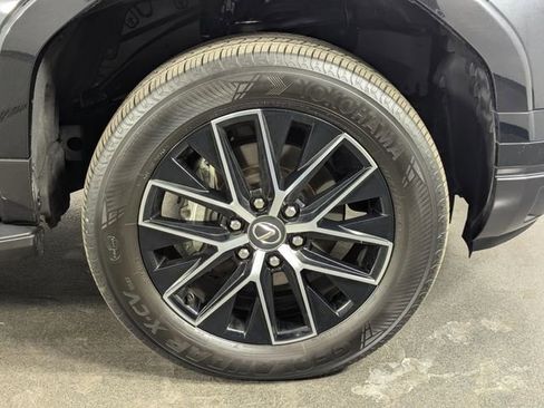 Used 2024 Lexus GX 550 w/ Accessory Package (Z1) image 12