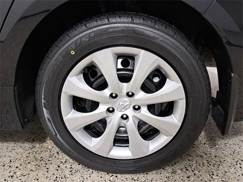 Used 2025 Toyota Corolla LE image 8