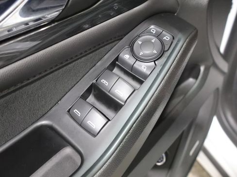 Used 2023 Chevrolet Traverse High Country AWD/4WD image 14