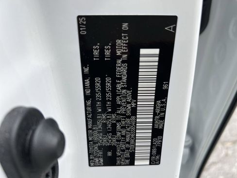 Used 2025 Toyota Highlander Platinum AWD/4WD image 28