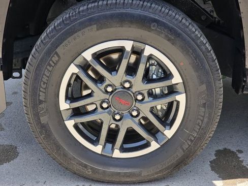 Used 2025 Toyota Tacoma TRD Sport AWD/4WD image 11