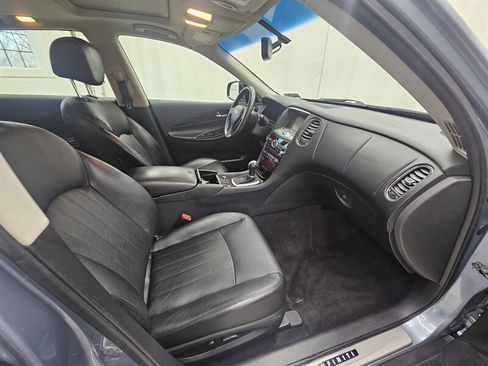 Used 2017 INFINITI QX50 AWD w/ Premium Plus Package image 10
