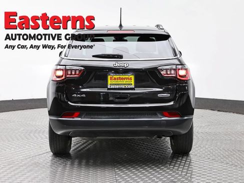 Used 2022 Jeep Compass Latitude AWD/4WD image 6