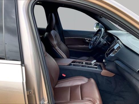 Used 2023 Volvo XC90 B6 Ultimate image 7