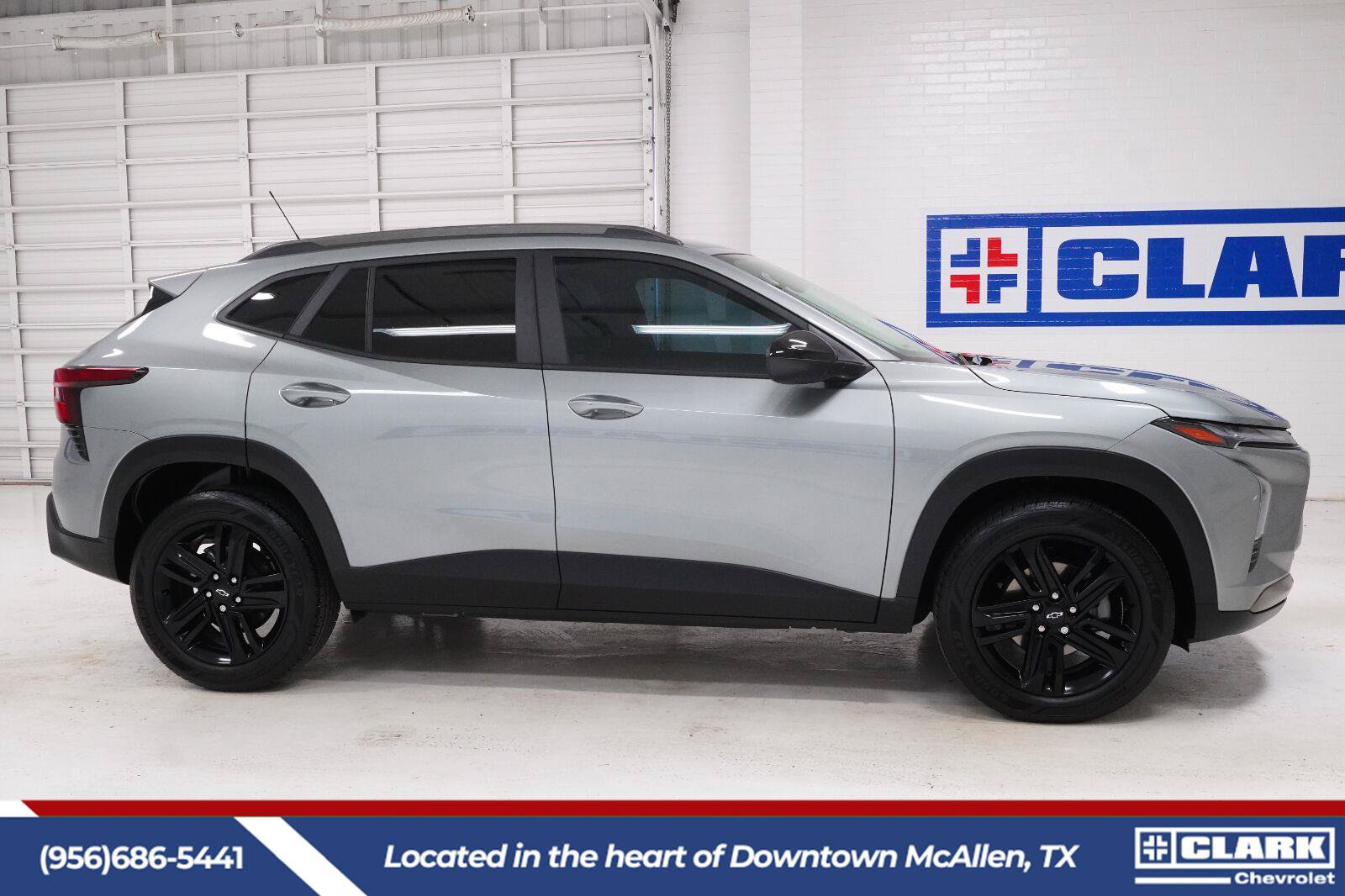 Used 2025 Chevrolet Trax ACTIV w/ Sunroof Package FWD image 4