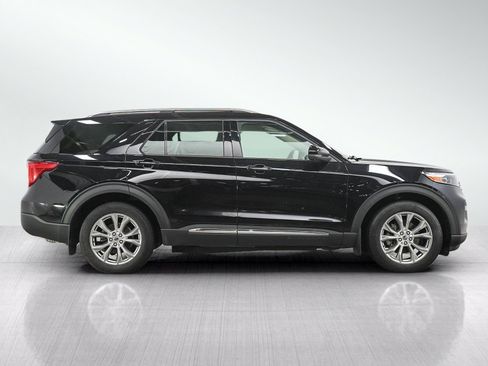 Used 2022 Ford Explorer Limited w/ Class IV Trailer Tow Package AWD/4WD image 6