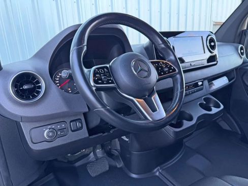 Used 2019 Mercedes-Benz Sprinter 2500 w/ Premium Plus Package image 62
