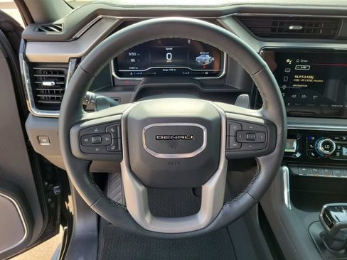 Used 2025 GMC Sierra 1500 Denali AWD/4WD image 21