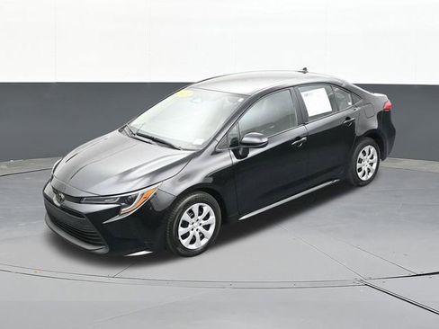 Used 2025 Toyota Corolla LE FWD image 67