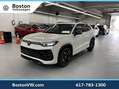 New 2025 Volkswagen Tiguan SE R-Line