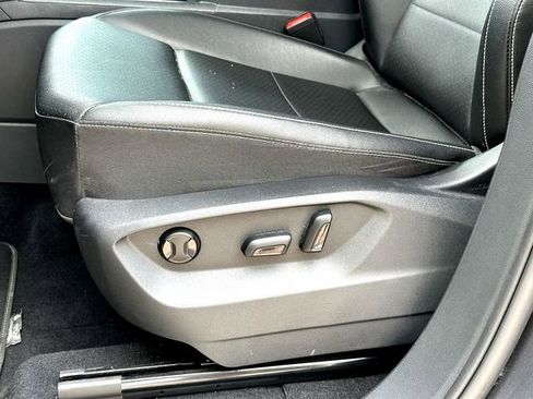 Used 2023 Volkswagen Atlas SE image 12