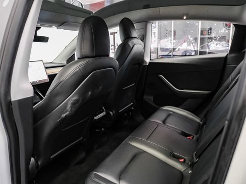 Used 2021 Tesla Model Y Long Range image 33