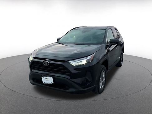 Used 2025 Toyota RAV4 LE image 7