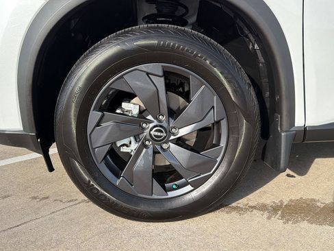 Used 2026 Nissan Rogue SV AWD/4WD image 13