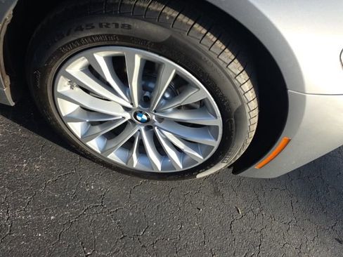 Used 2023 BMW 530i image 3