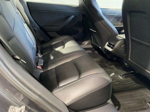 Used 2020 Tesla Model 3 Standard Range Plus image 8