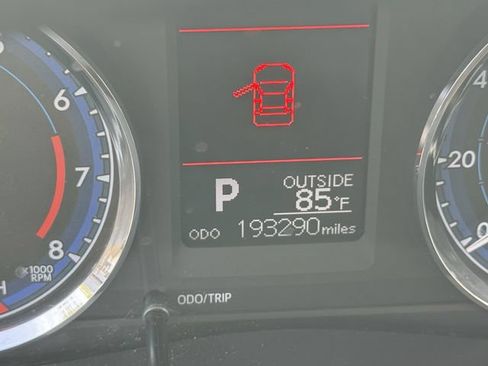 Used 2017 Toyota Corolla L FWD image 8