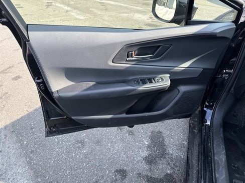 Used 2025 Toyota Prius XLE image 13