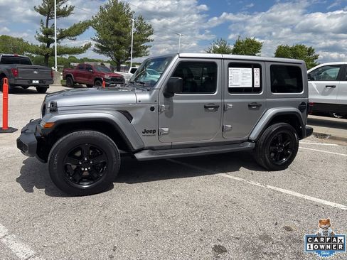 Used 2020 Jeep Wrangler Unlimited Sahara AWD/4WD image 16