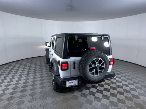 Used 2024 Jeep Wrangler Unlimited Sport AWD/4WD image 7