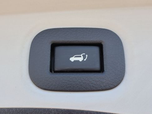 Used 2016 Nissan Rogue SL w/ SL Premium Package AWD/4WD image 16