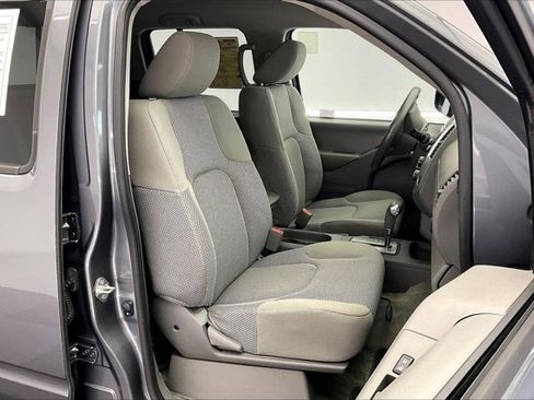 Used 2018 Nissan Frontier SV w/ Value Truck Package image 6