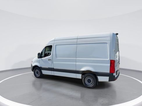 Used 2025 Mercedes-Benz Sprinter 2500 image 6