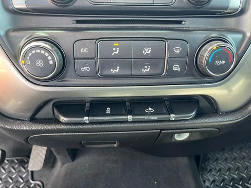 Used 2019 Chevrolet Silverado 1500 LT image 21