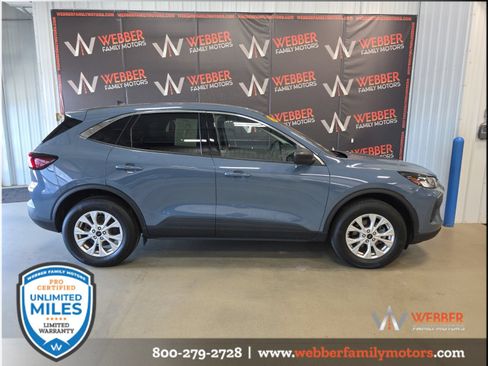 Used 2024 Ford Escape Active AWD/4WD image 3