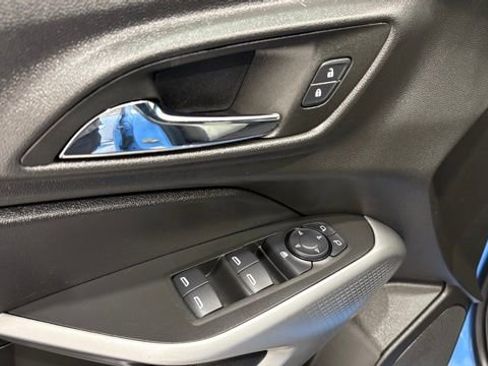 Used 2024 Chevrolet Trax RS w/ Sunroof Package image 16
