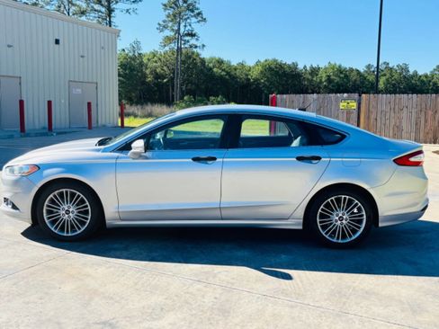 Used 2015 Ford Fusion SE w/ Equipment Group 202A image 8