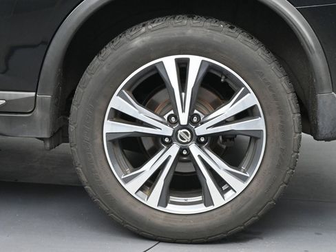 Used 2018 Nissan Rogue SL AWD/4WD image 19