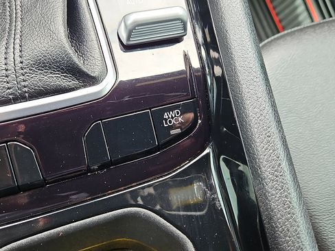 Used 2025 Jeep Compass Limited AWD/4WD image 14
