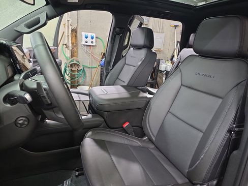 New 2026 GMC Yukon Denali w/ Sun & Power Step Package AWD/4WD image 15