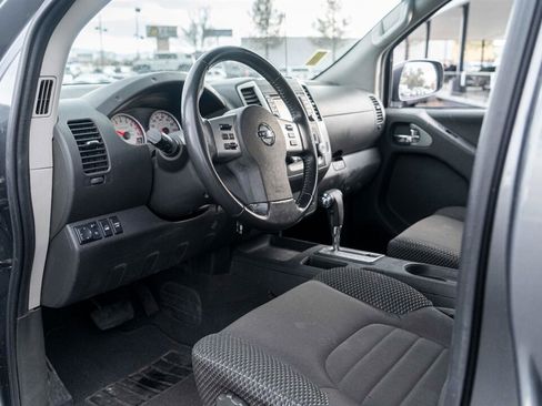 Used 2019 Nissan Frontier PRO-4X image 10