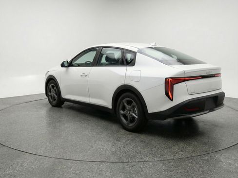 Used 2025 Kia K4 FWD image 6