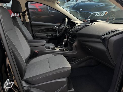Used 2017 Ford Escape SE AWD/4WD image 10