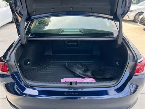 Certified 2025 Lexus ES 300h w/ Premium Package image 21