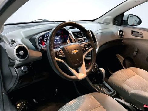 Used 2020 Chevrolet Sonic LT image 14